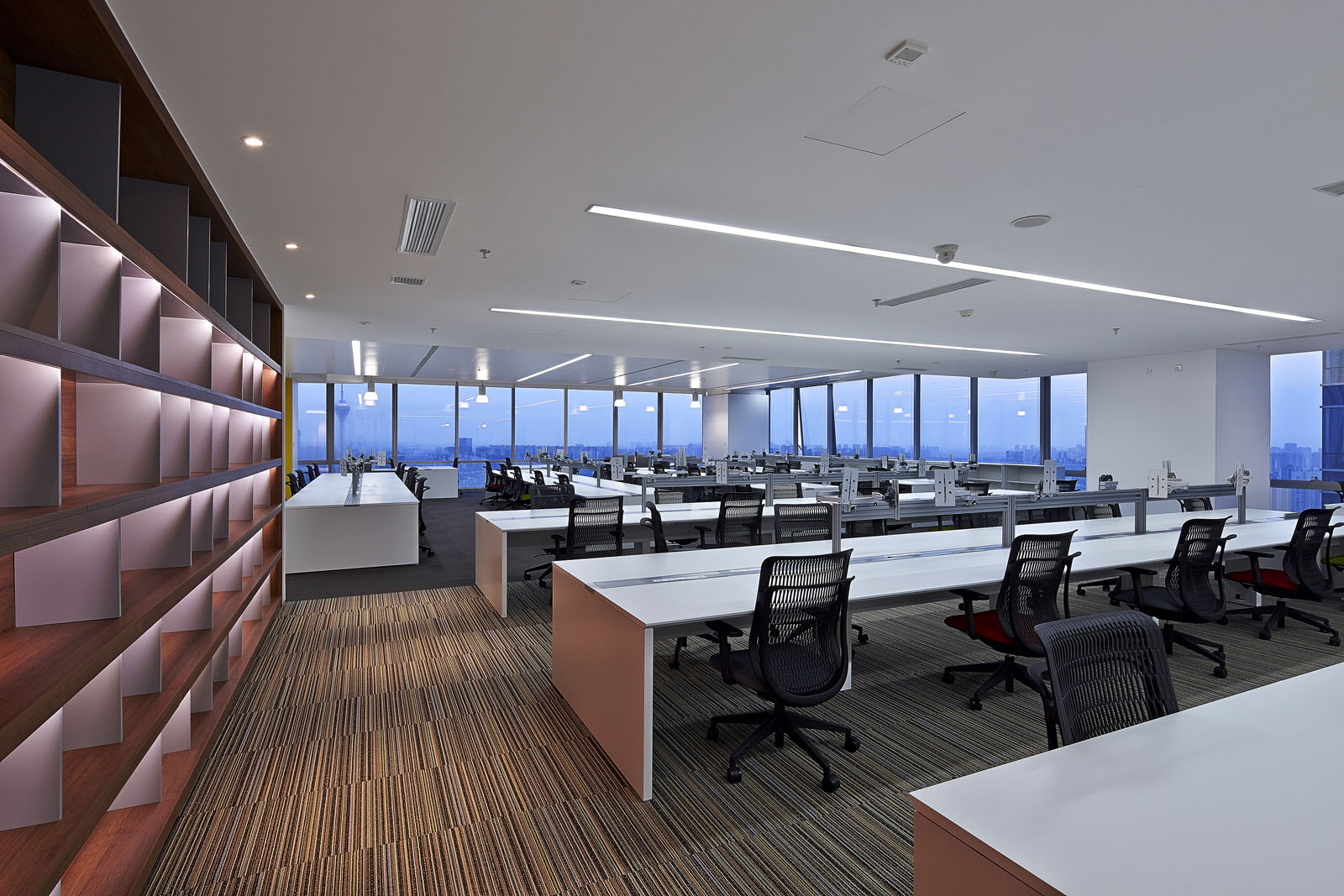 現(xiàn)代科技風辦公室裝修設計效果圖-第7張圖片-上海古都建筑設計集團 現(xiàn)代科技風辦公室裝修設計效果圖-第7張圖片-上海古都建筑設計集團