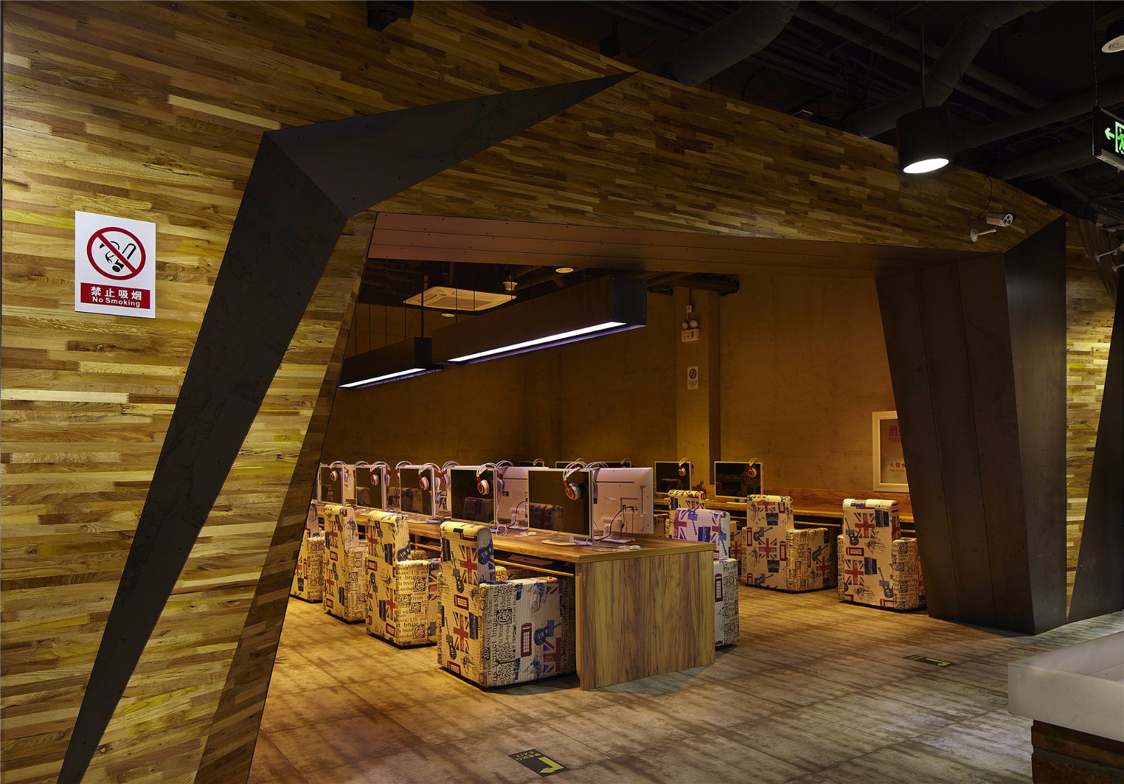 浦東新區(qū)工業(yè)風(fēng)網(wǎng)吧裝修設(shè)計-第3張圖片-上海古都建筑設(shè)計集團(tuán)