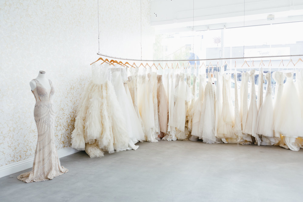 現(xiàn)代時尚婚紗店裝修設計-第1張圖片-上海古都建筑設計集團