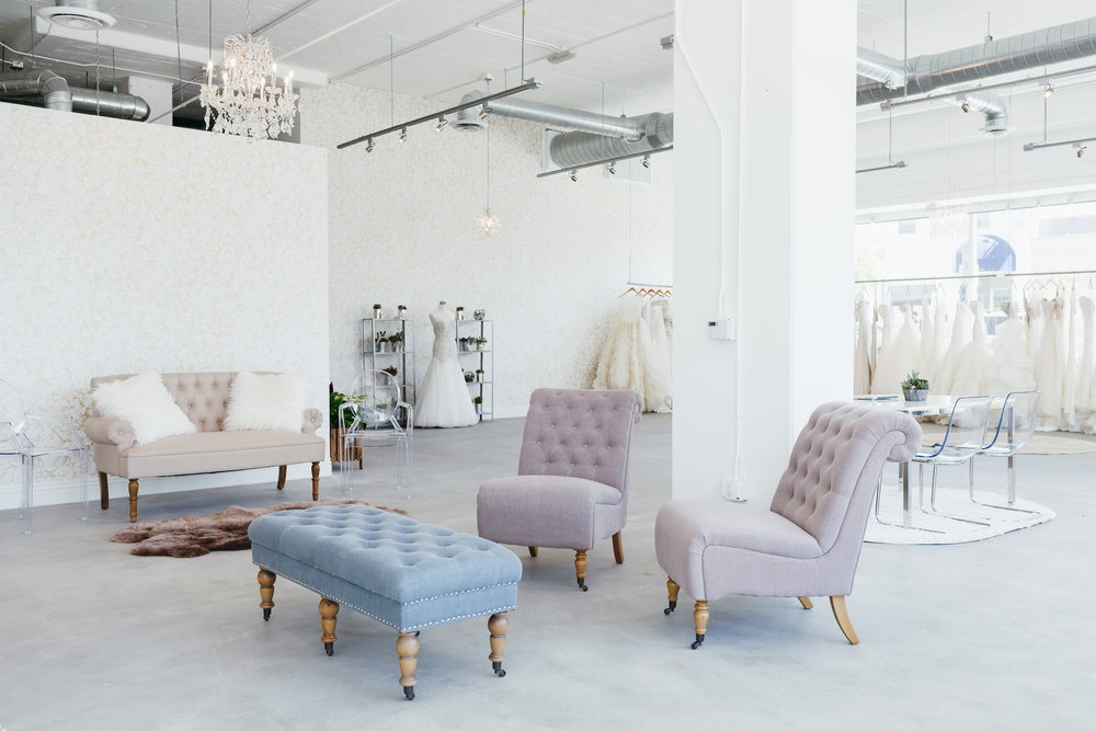 現(xiàn)代時尚婚紗店裝修設計-第2張圖片-上海古都建筑設計集團